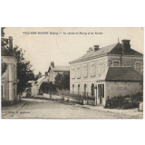 Vicq-sur-Nahon (Indre) - Le centre du Bourg et les Ecoles.