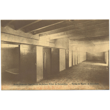 Ecole Primaire Supérieure de Jeunes Filles de Carpentras - Salle de Bains et Douches.