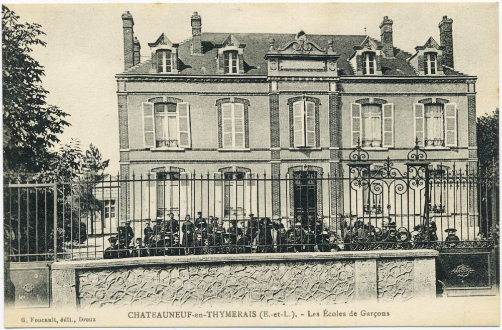 Châteauneuf-en-Thymerais (E.-et-L.) - Les Ecoles de Garçons.