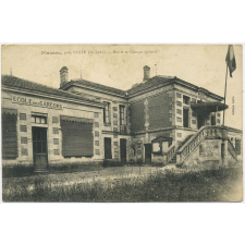 Plassac, près Blaye (Gironde) - Mairie et groupe scolaire.