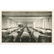 Institution N.-D. de Bonne Nouvelle - Kerinou - Un Dortoir.