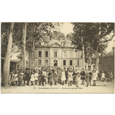 12 - Louhans (S.-&-L.) - Ecole des jeunes Filles.