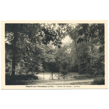 Nogent-sur-Vernisson (Loiret) - L'Ecole des Barres - Le Parc.