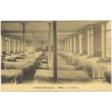 Arras - Institution Saint-Joseph - Un Dortoir.