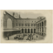 Petit Lycée Condorcet - Cour de Récréation.
