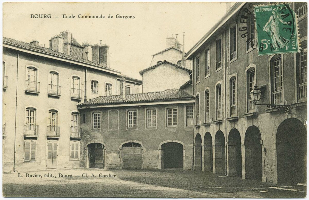 Bourg - Ecole Communale de Garçons.