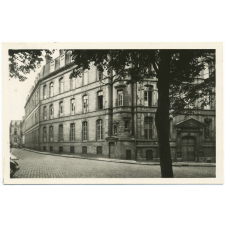 Arras - Institution Saint-Joseph - Une partie des bâtiments vus de la Place de la Madeleine.