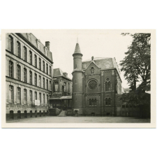 Arras - Institution Saint-Joseph - Cour de 1re Division - La Chapelle.