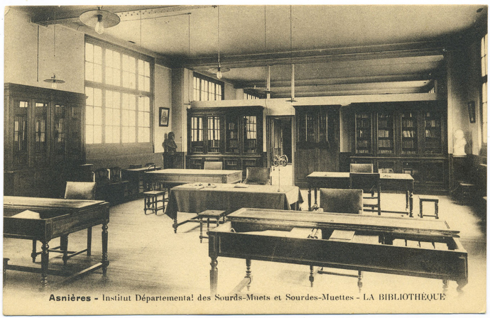 Asnières - Institut Départemental des Sourds-Muets et Sourdes-Muettes - La Bibliothèque.