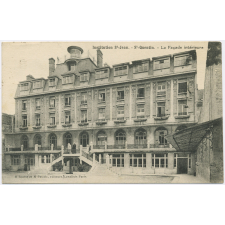 Institution St-Jean. - St-Quentin - La Façade intérieure.