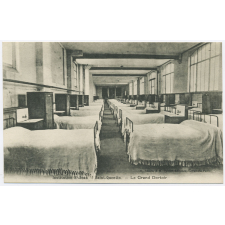 Institution St-Jean. - Saint-Quentin. - Le Grand Dortoir.