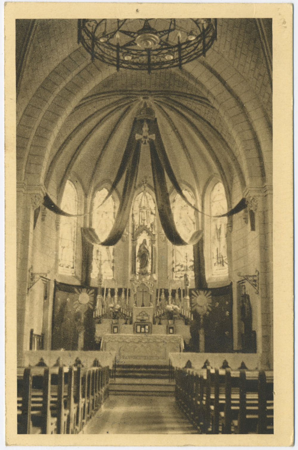 Thonon-les-Bains - Institution St-Joseph - Le Choeur un jour de première Communion.
