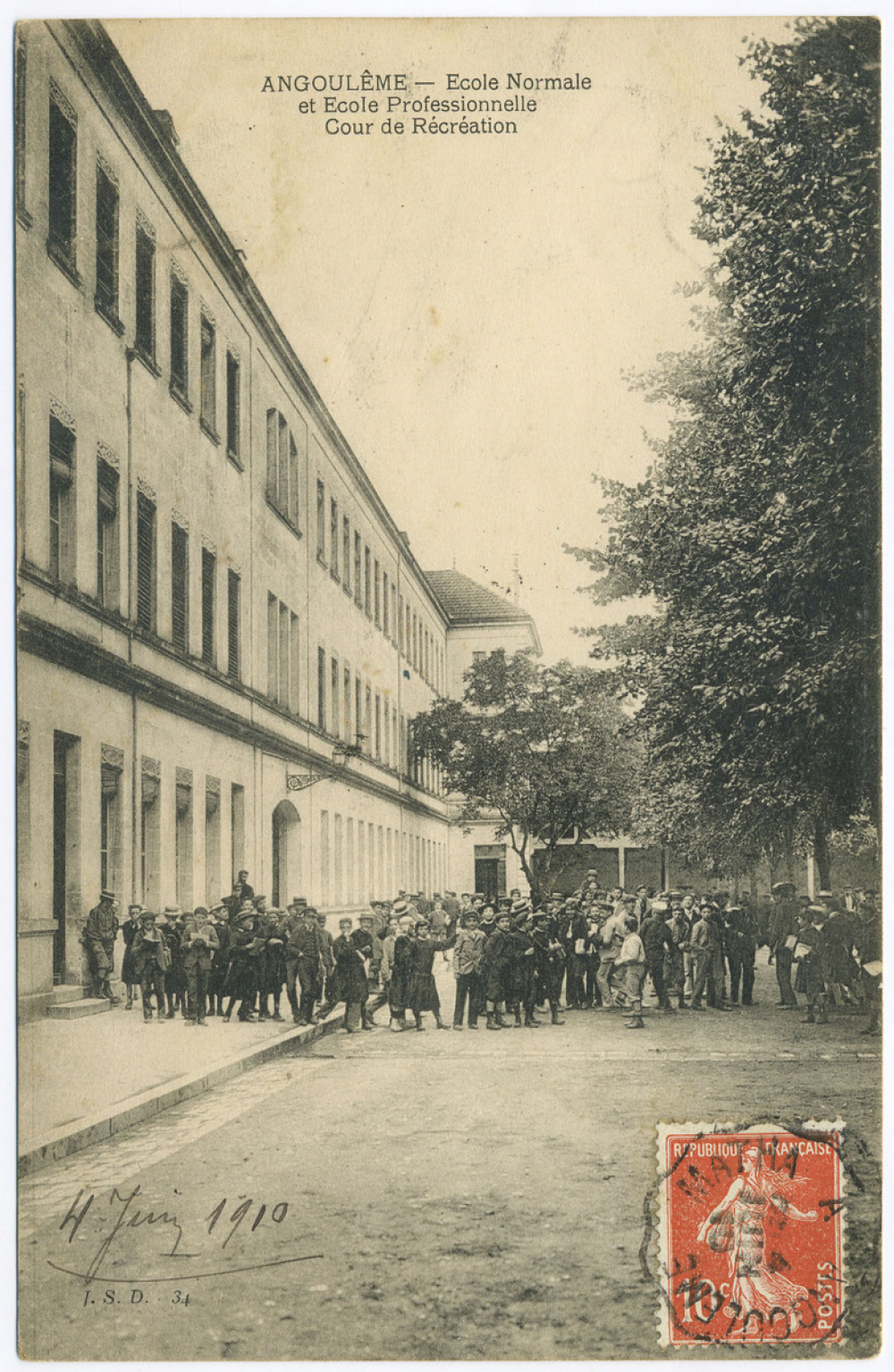 Angoulême - Ecole Normale et Ecole Professionnelle - Cour de Récréation.