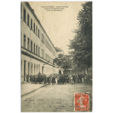 Angoulême - Ecole Normale et Ecole Professionnelle - Cour de Récréation.