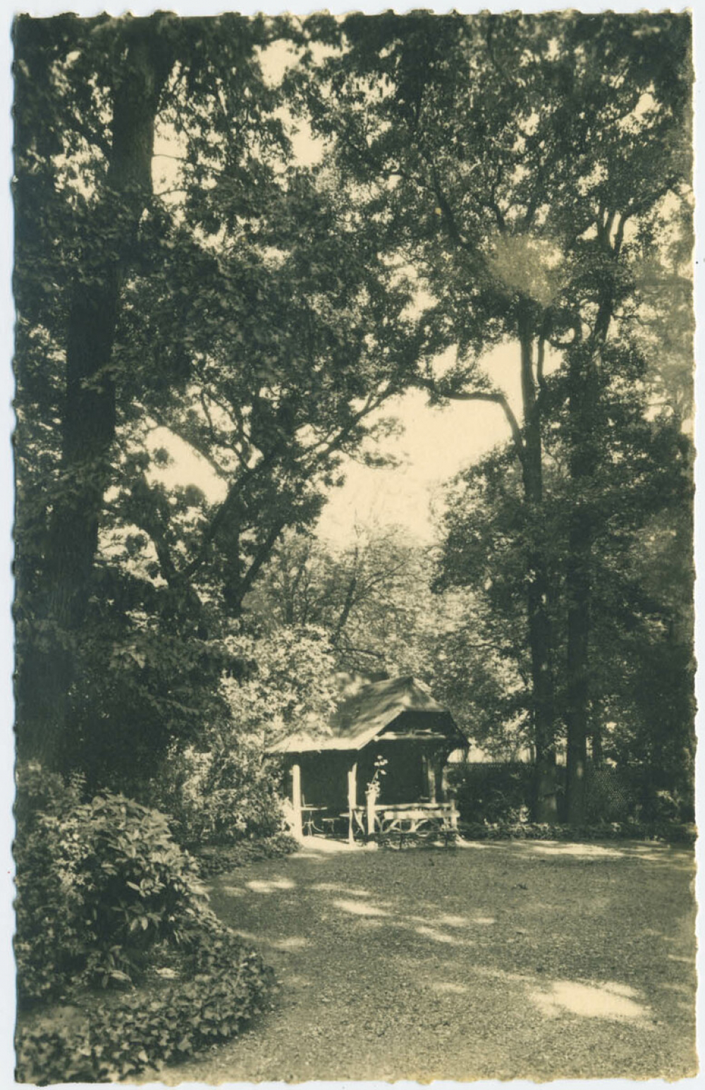 Cours Dupanloup - Boulogne-sur-Seine - Le Kiosque.