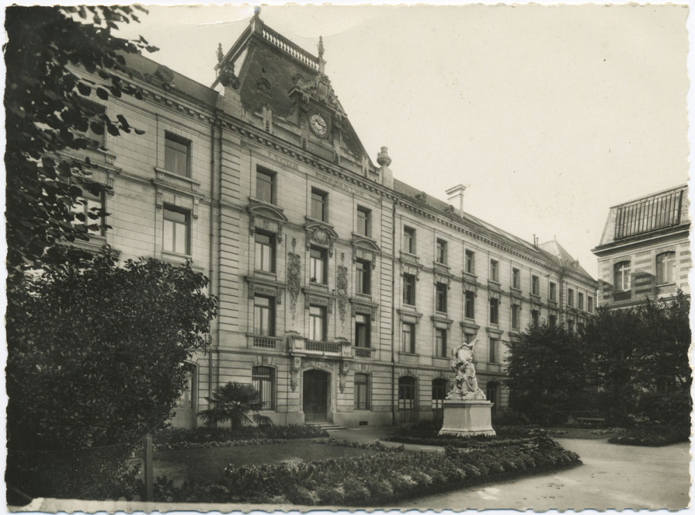 Tours - Lycée Descartes.