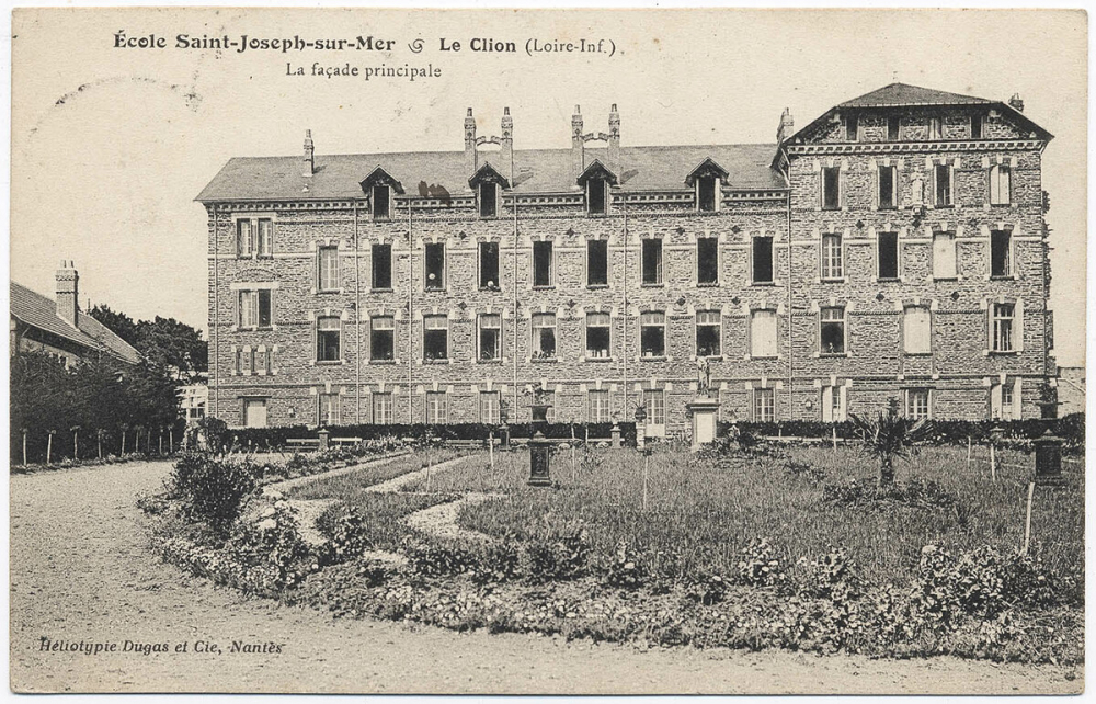 Ecole Saint-Joseph-sur-Mer - Le Clion (Loire-Inf.) - La façade principale.