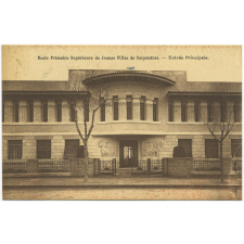 Ecole Primaire Supérieure de jeunes Filles de Carpentras - Entrée Principale.