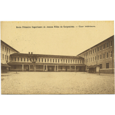 Ecole Primaire Supérieure de jeunes Filles de Carpentras - Cour Intérieure.