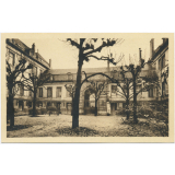 Lycée Marcelle Parde - Dijon - Cour d'honneur.