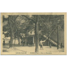 Institution Sainte-Marie - Bourges (Cher) - Cour de Récréation.
