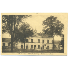 373 - Dignac (Charente) - La Mairie et les Ecoles.