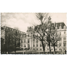 Lycée J. Simon à Vannes.