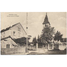 Grozon (Jura) - Groupe scolaire et Eglise.