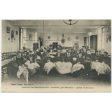 Institution des Sourdes-Muettes - Larnay, près Poitiers - Atelier de Broderie.