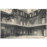 Cherbourg - Ecole Sainte-Chantal - Cour intérieure.