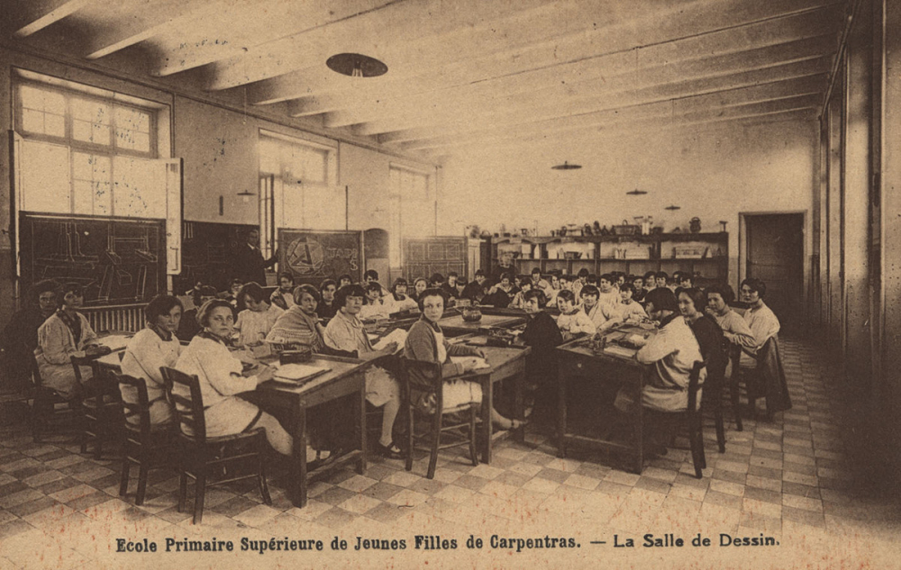École Primaire Supérieure de Jeunes Filles de Carpentras - La Salle de Dessin.