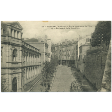 155 - Annonay (Ardèche) - L'Ecole supérieure de Filles et le Boulevard de la République.