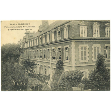 4833 - St-Brieuc - Pensionnat de la Providence - Façade vue du jardin.