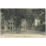 Avallon : Cour du collège