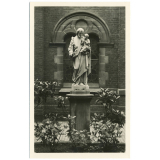 Arras - Institution Saint-Joseph - La Statue de la Cour d'Honneur.