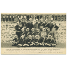Groupe de colons Parisiens du Hôme St-Honoré (devant la mer).