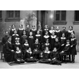 Ecole paroissiale de filles rue Perronet (Paris 7e).