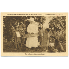 Les Franciscaines Missionnaires de Marie en mission - Léopoldville (Congo belge) - Les enfants de l'école gardienne.