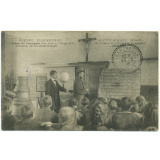 Guerre européenne - Haute-Alsace 1914-15 - Classe de français faite dans un village de la Hte-Alsace, en présence de l'instituteur allemand, par un soldat français.