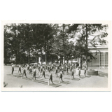 École de plein air permanente, Suresnes (Hauts-de-Seine) : leçon de gymnastique