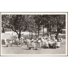 8 - Suresnes - École de plein air Permanente - La Maternelle - (Beaudoin et Lods, Architectes).