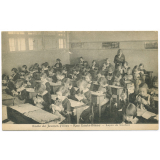 École de Jeunes Filles - Rue Louis-Blanc - Leçon de Couture.