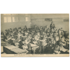 École de Jeunes Filles - Rue Louis-Blanc - Leçon de Couture.