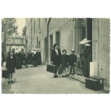 Institution des Sourds Muets et Jeunes Aveugles - Montpellier - La cour d'entrée.