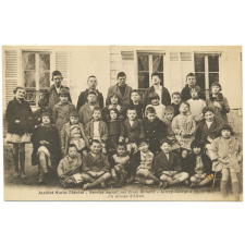 Institut Marie-Thérèse - Service social, rue Croix Richard - Livry-Gargan (S.-et-O.) - Un Groupe d'Elèves.