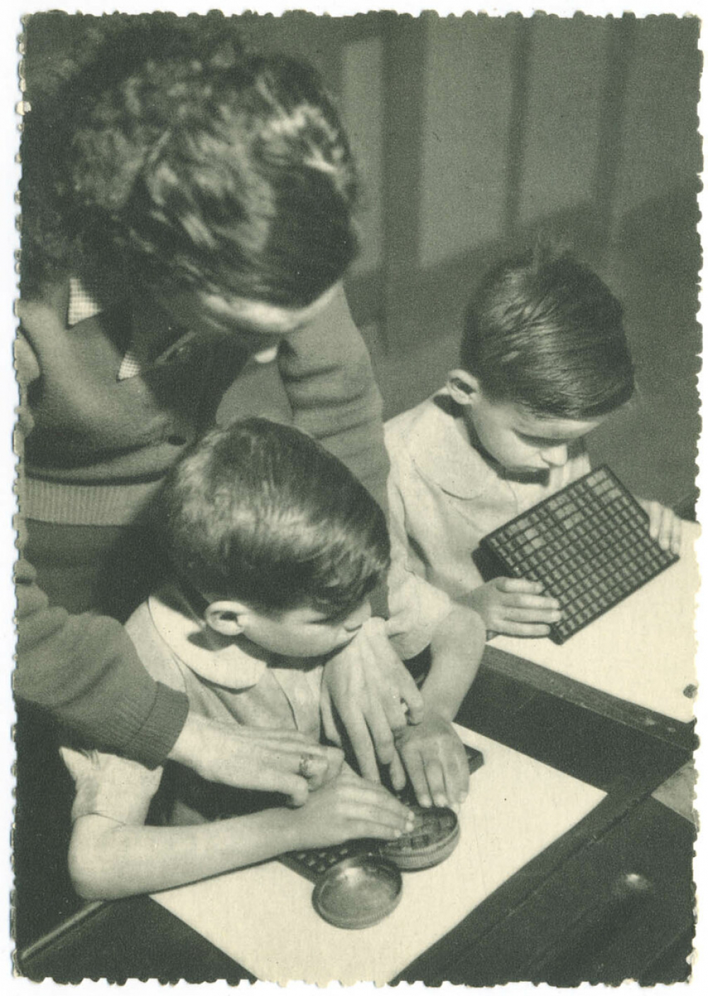 Institution des Sourds Muets et Jeunes Aveugles - Montpellier - Classe des aveugles - Leçon de calcul.