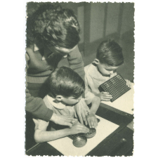 Institution des Sourds Muets et Jeunes Aveugles - Montpellier - Classe des aveugles - Leçon de calcul.