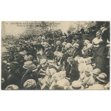 6 - Les fêtes de la Victoire, 14 Juillet 1919 - Groupe de Lorraines assistant au Défilé.