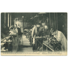 École Municipale de Physique et de Chimie Industrielles - Ateliers du Bois et des Métaux.