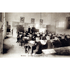 Béziers - Ecole du Sacré-Coeur - Une Classe.